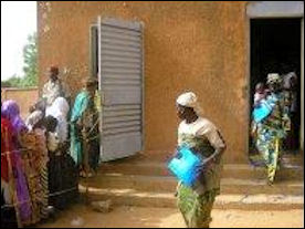 20120531-Malaria Niger_distribution_malaria_nets_20apr06_02.jpg